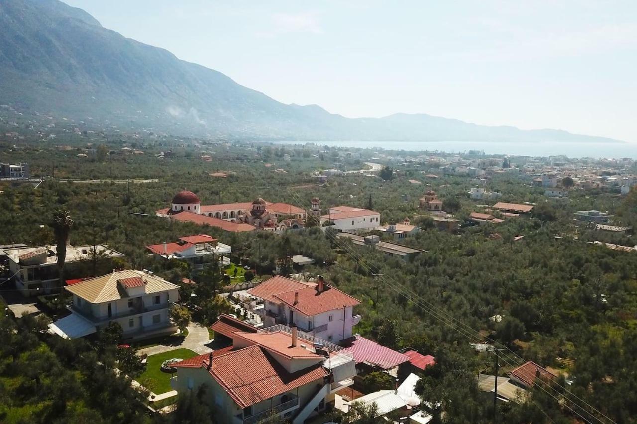 Eleni'S Holiday Home Каламата Екстер'єр фото